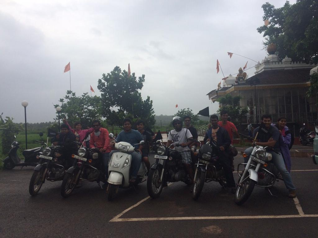 sai_dhekne's tweet photo. #Rotaract #RotarctMapusa #Rotaract3170 #Roadies2015 #adventure #funUnlimited #FirstDestination #Bodgeshwar http://t.co/ULrsrHC4Em
