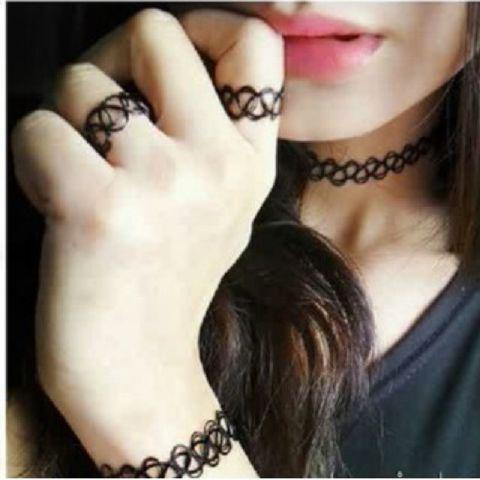 Choker!! 3rb an aja sista2.. Bisa d jual lgi nihh!! Minat? Hub cp yakk.ready stockk semuaaaaaaa