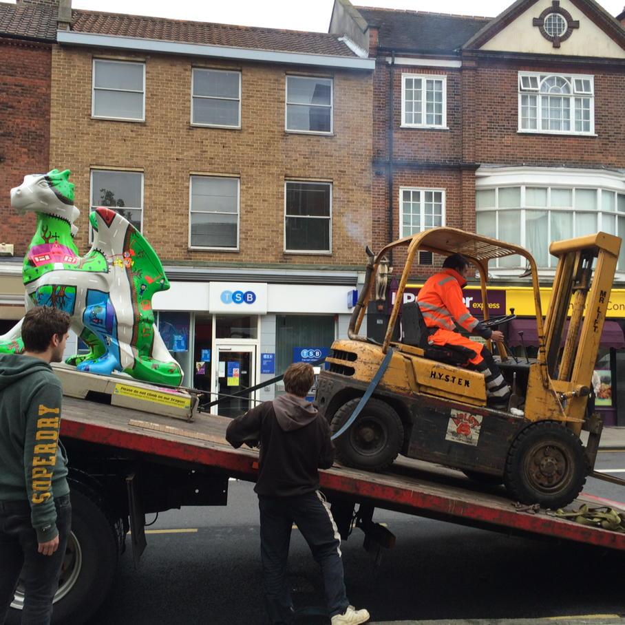 GoGo_Trails's tweet photo. Weeeeeee this is fun #funsquare #anglia square #dragons ahoy #gogodragons http://t.co/t4Ej6eE8iL