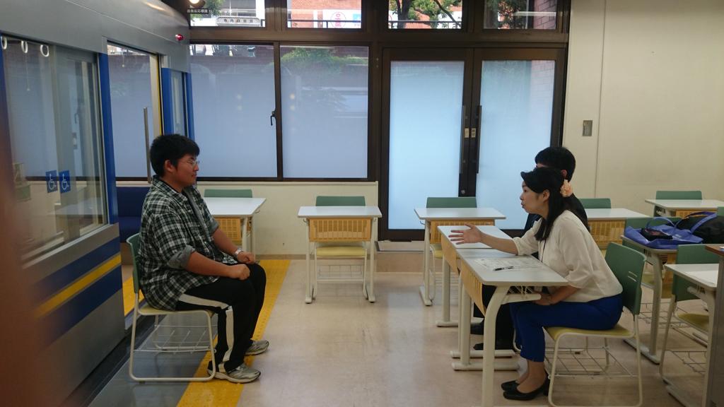 駿台観光 外語ビジネス専門学校 Pa Twitter オープンキャンパス熱血指導中 鉄道学科では面接対策の授業がおこなわれていました 鉄道会社の面接もスンダイでは鉄道業界出身講師がバッチリ教えます Http T Co Gjgkqzoxoc