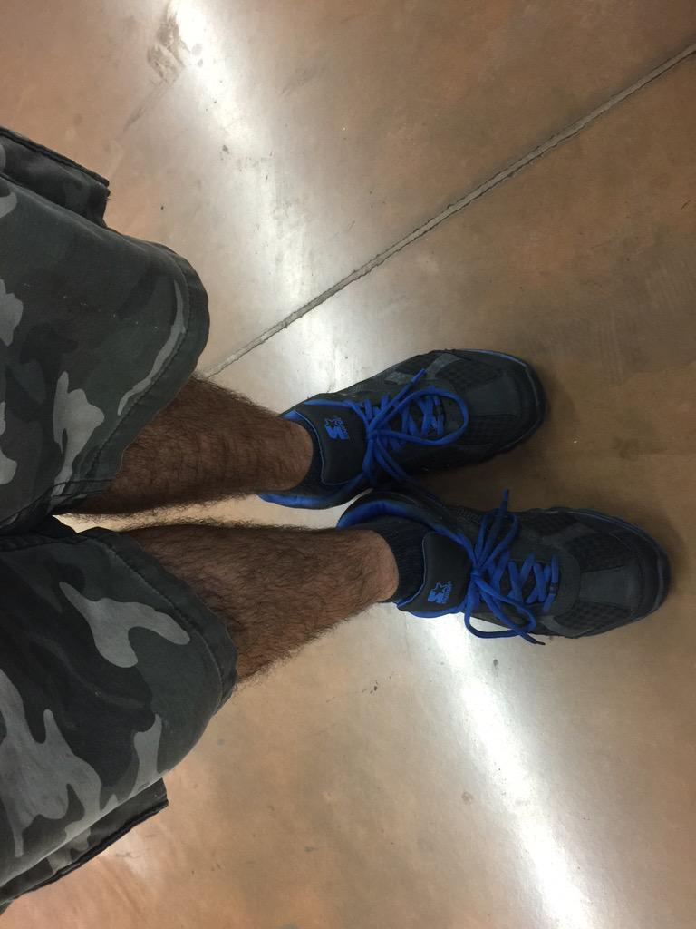 eatcreamdaddy's tweet image. @Eat24 Imma have to join in from @Walmart #butimthere #nopants