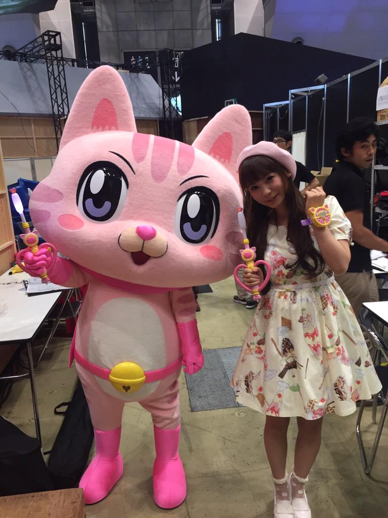 周年の中川翔子 なんと 今日初めてみらくるキャットマミタスに会えました ピンクがギガント カワユス マミタスー カワユスカワユスカワユス ねこー Http T Co Lcveknwgnn Twitter
