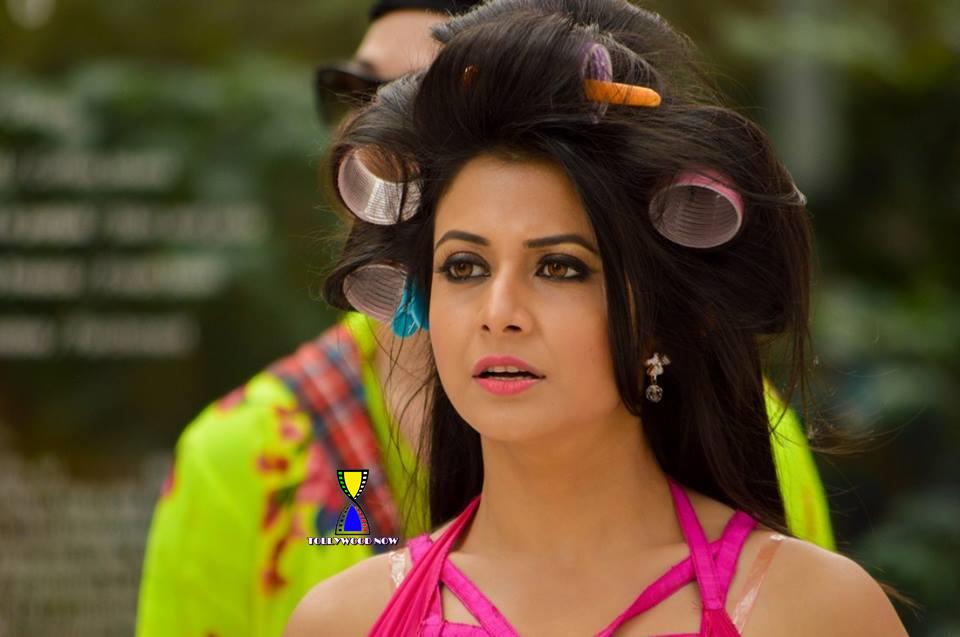 Now_Ent_India's tweet photo. মিষ্টি @YourKoel Up &amp; Close from #BKPK sets
Exclusive
Koel Lovers #RT Must
@VenkateshFilms @SurinderFilms http://t.co/T7RvWvGR2g