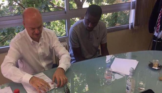 Info_INTER's tweet photo. Gabung Inter Milan, Kondogbia Jadi Pemain Bergaji Tertinggi http://t.co/MhdbykBEuC http://t.co/oc8hq5n4sB