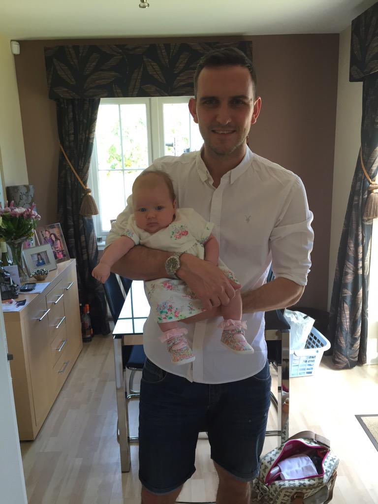 PhibbsStacey's tweet photo. Happy 1st Fathers Day to this amazing guy! We love u to the moon &amp; back @burt27 &amp; couldn't ask for a better daddy ❤️ http://t.co/QkAMgFJ85u