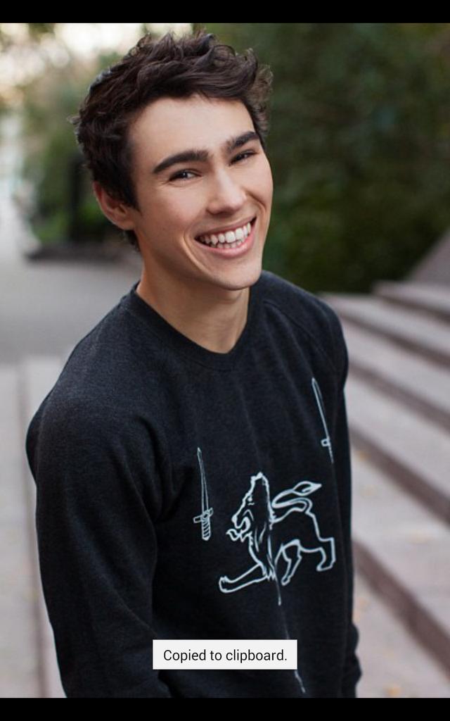 Happy 23rd birthday to max Schneider!!! 