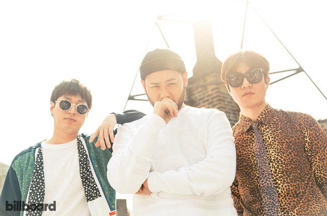 billboard's tweet photo. Epik High on their U.S. tour, getting Randy Jackson's co-sign and being "afraid" of Yoko Ono: http://t.co/NsFi54lN2j http://t.co/bBgK8gCqbS