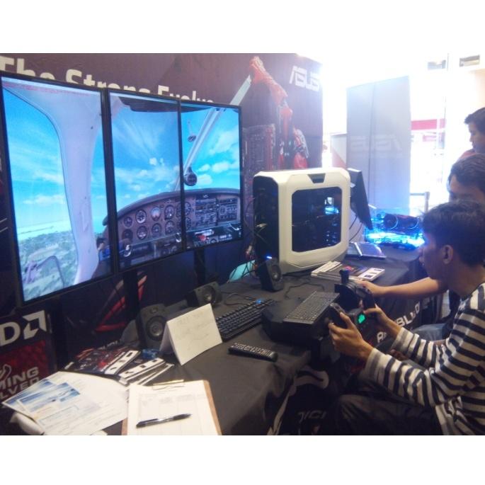 Rebertayasint's tweet photo. mas @legend_capo lagi ngerasain nih terbang dengan pesawat piper warrior III di @ggpmall #Deltafs http://t.co/lRGaYTKXoS