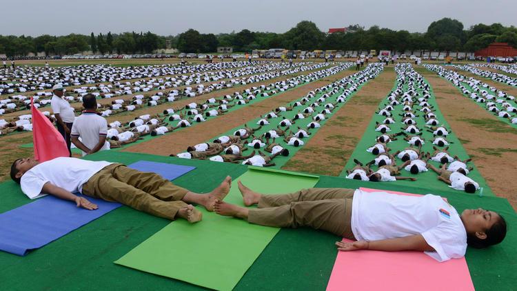 TedNguyen's tweet photo. Indians nationwide twist an stretch on #DayofYoga http://t.co/plzDvZ3Fyp Another reason to visit @FSMumbai! #Travel http://t.co/5MBHIaFPu8