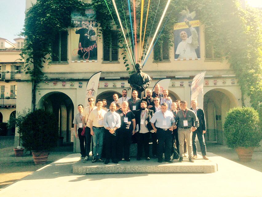 ForumOratori's tweet photo. Il #Foi al termine della visita di #Valdocco, in attesa di #PapaFrancesco #AssembleaFOI @Giovani_SNPG #200dB #papaTO http://t.co/RFUU8XtWZv