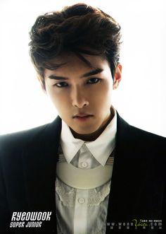 HAPPY BIRTHDAY, SUPER JUNIOR\S ETERNAL MAKNAE, KIM RYEOWOOK!! <3 <3 <3 <3 <3  