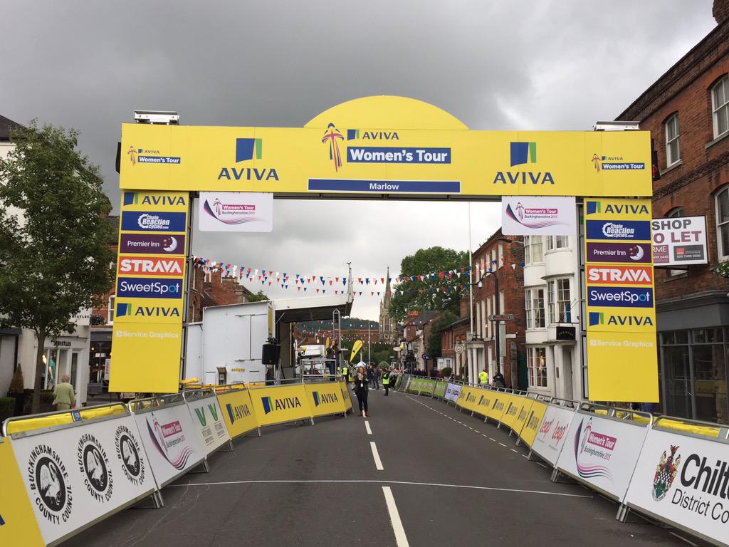 MyMarlowUK's tweet photo. All set for @thewomenstour in Marlow. Don't try and get your car down here any time soon :-) #AvivaWT2015 http://t.co/cBiTB4tEXs