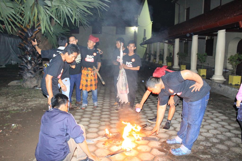 IncReg's tweet photo. Indonesian nuchaku club http://t.co/esZ64Ha10R