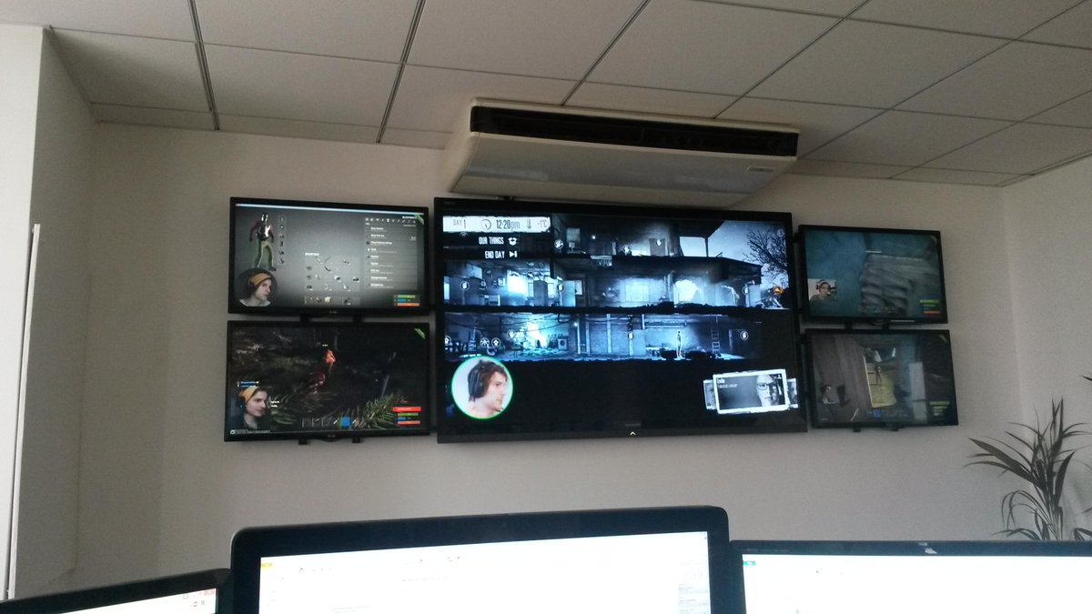 ShadyWar118's tweet photo. @TurdleGames How can anyone watch the Turdle in any other way..? Shadowwarrior118 http://t.co/ThLyHtk5hY