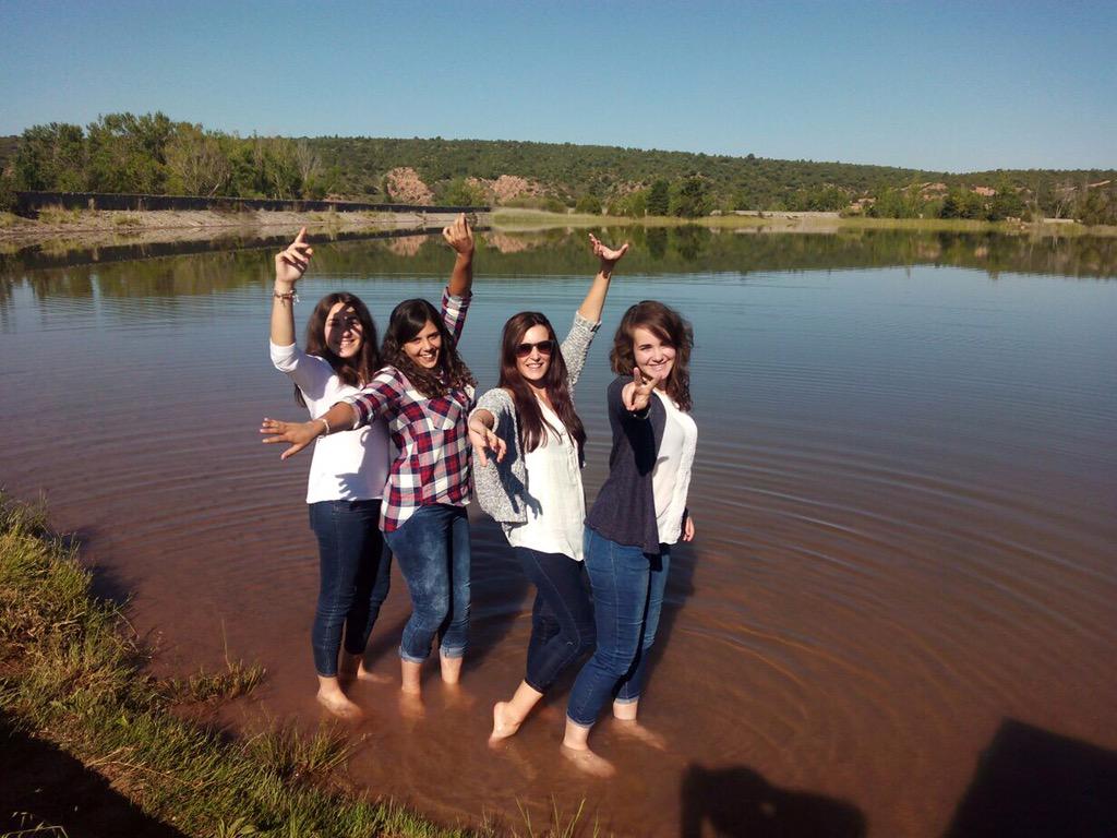 pemalucia's tweet photo. Muchas risas 😂 http://t.co/kjap3NKXMT