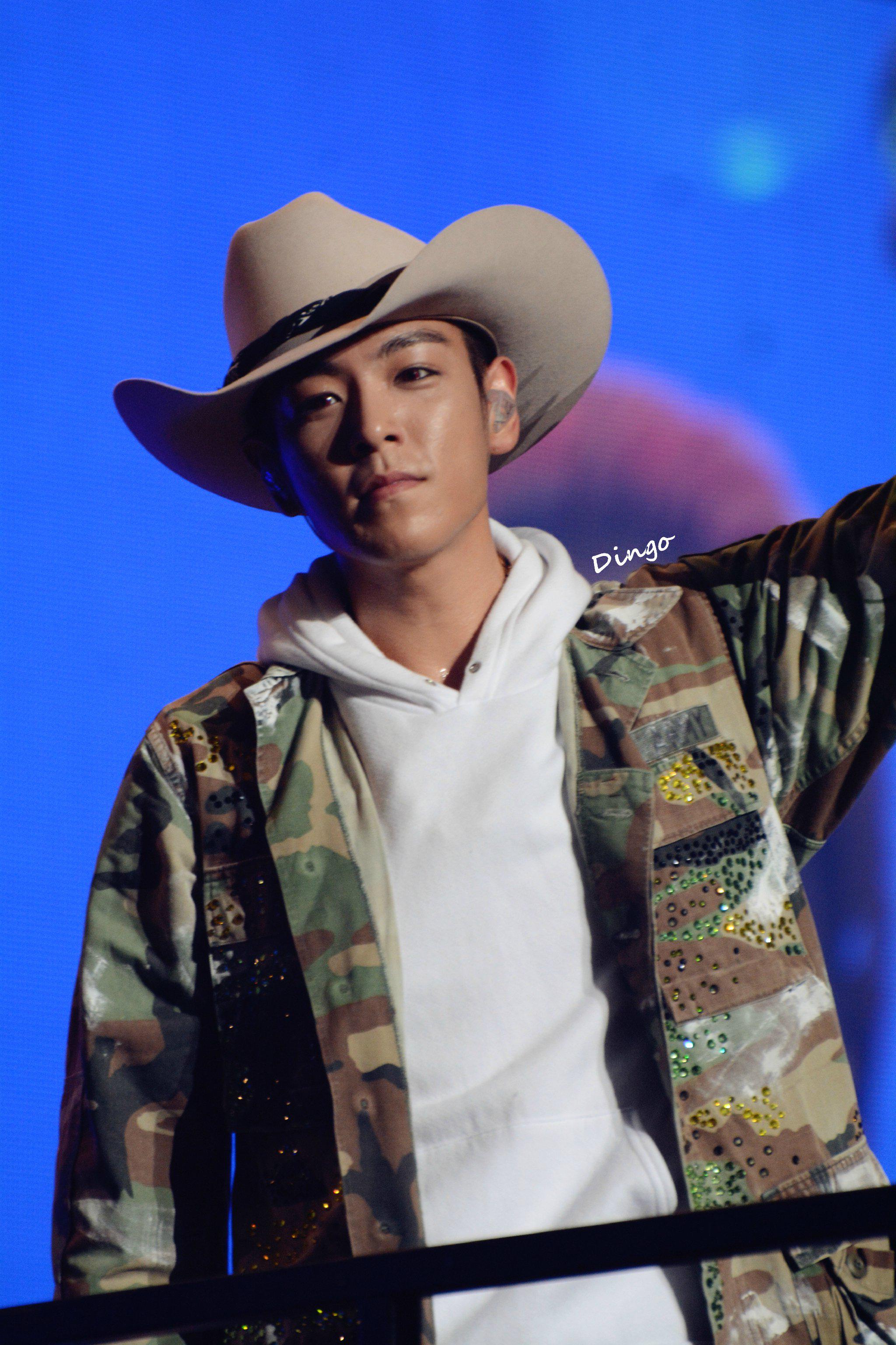 Sotheby’s #TTTOP bigbang top 최승현 최승현 수트핏 느좋 👉🏻 @ttt 빅뱅 출신 가수 겸 배우 탑(본명