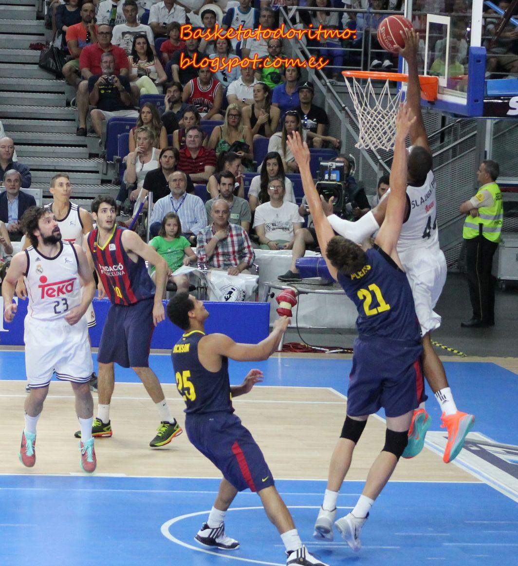 BasketatodoRitm's tweet photo. Heyyy @Slaughter44 , ésto es la RE-POYA...pregúntale a @23Llull lo que significa... #REPOYA=#alleymonster http://t.co/gAuqFvbzfH