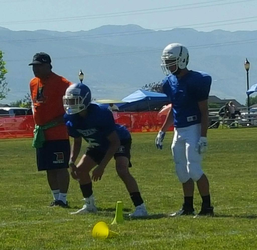 ematagi's tweet photo. @AllPolySports @AllPolySports1 Mike Fanoga is one of the Best around. Thanks All Poly Sports. #AllPoly2015 http://t.co/tJsHAqPgR2