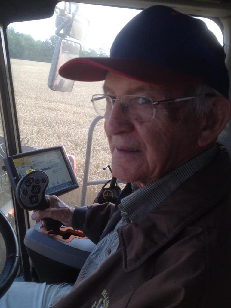 steveparks61's tweet photo. HappyFather'sDay all Dads especially to a94year old thatteaches me everyday!&amp; who is responsible 4me living theDREAM! http://t.co/vgrKUjV4pL