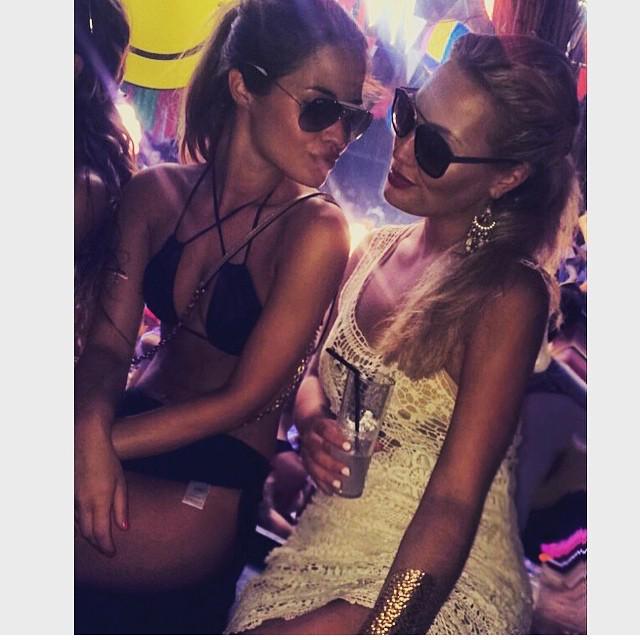 InstaIbiza's tweet photo. Sonarrrrrr @anouskabloom by montanabloom http://t.co/Nqi04teGRh http://t.co/cxVJfzIWr5