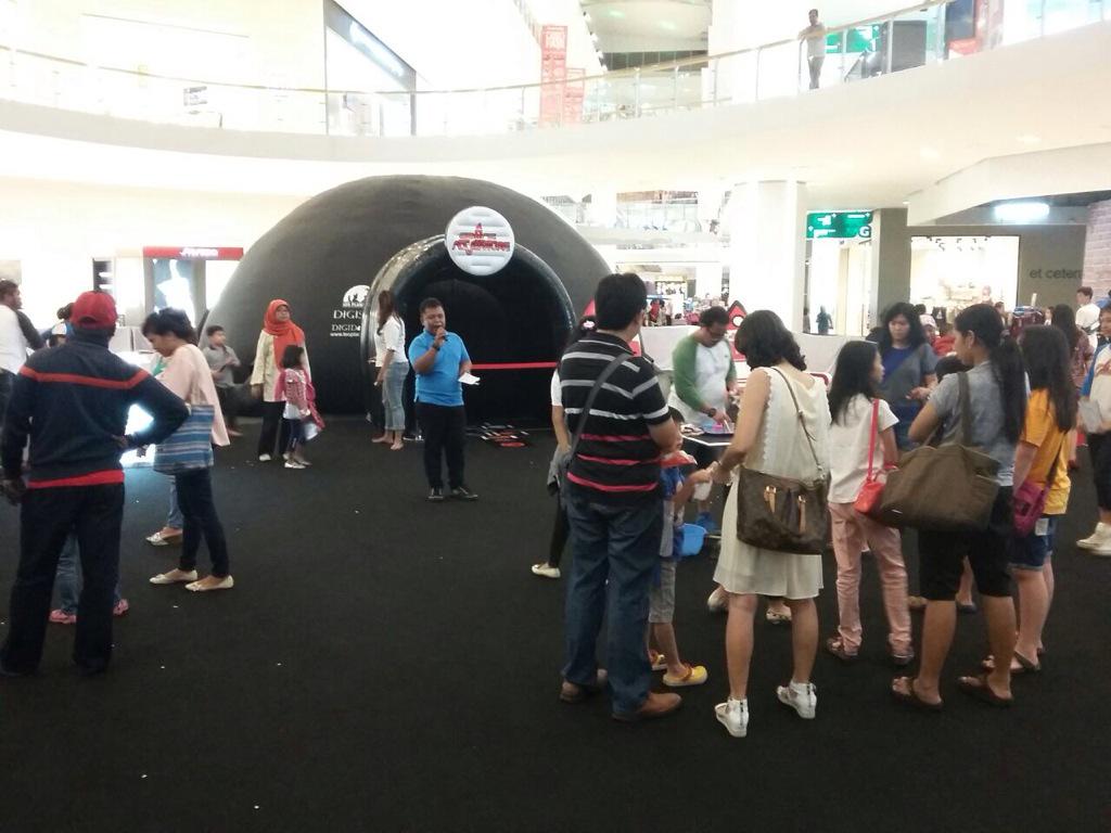 space_INA's tweet image. SPACE ADVENTURE last day at atrium @The_Park_Solo