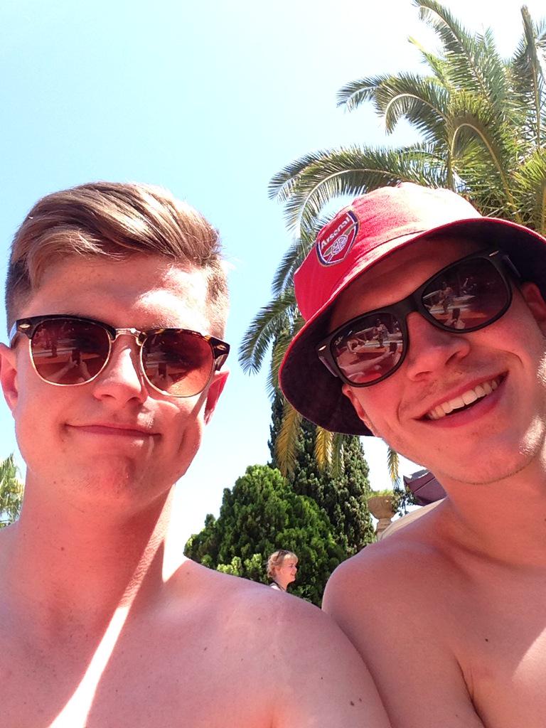 DomSmith16's tweet photo. Spain has arrived http://t.co/nICKH2hp13