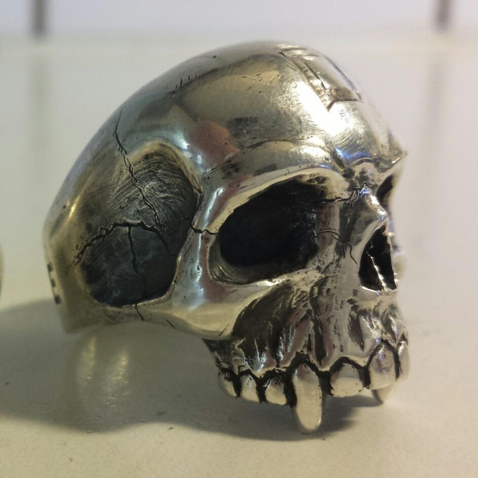 Want some awesome jewelry done? Check out <a href="/SilverTongueLDN/">Silver Tongue</a> &amp; @robmcclure! He made this cool custom ring for me.