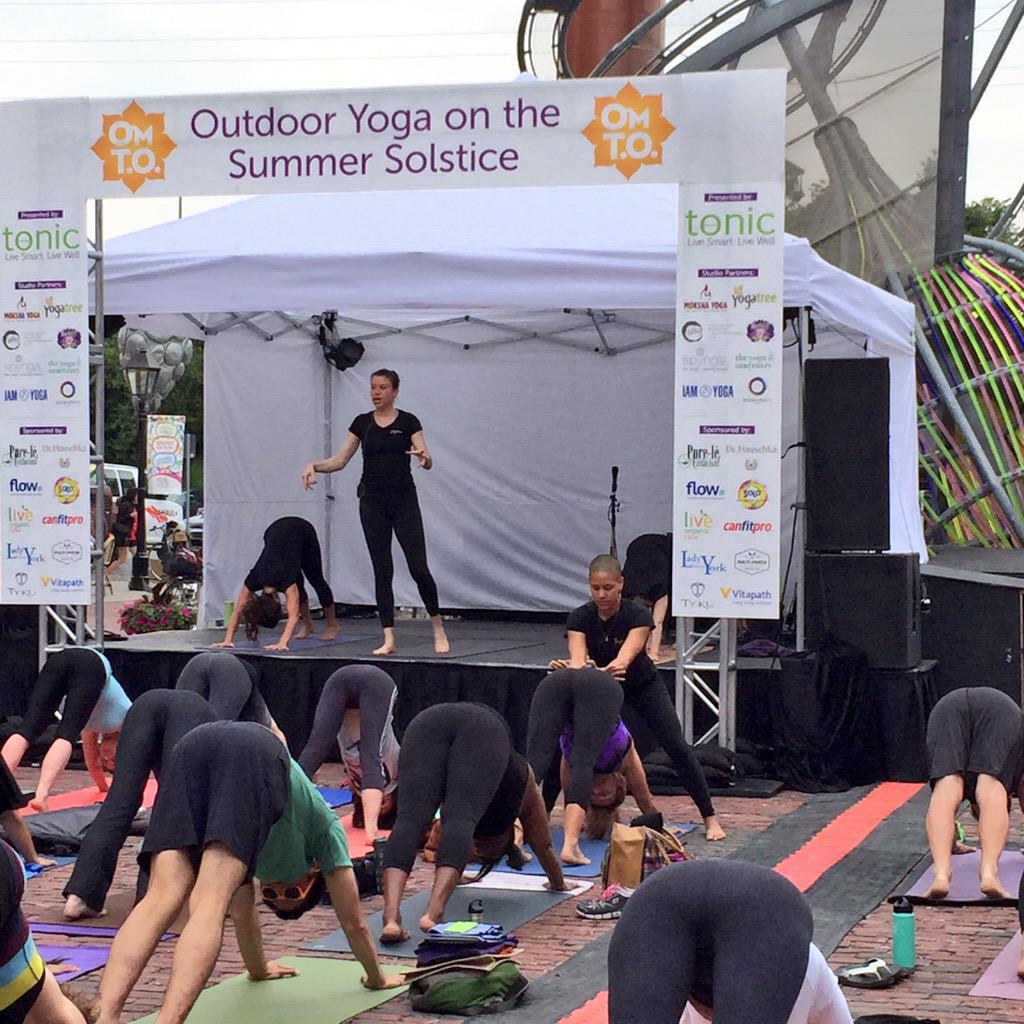 Yoga_Tree's tweet photo. The weather worked out to be PERFECT at #OmTO2015 #SummerSolstice #Toronto http://t.co/HFY083BT4x