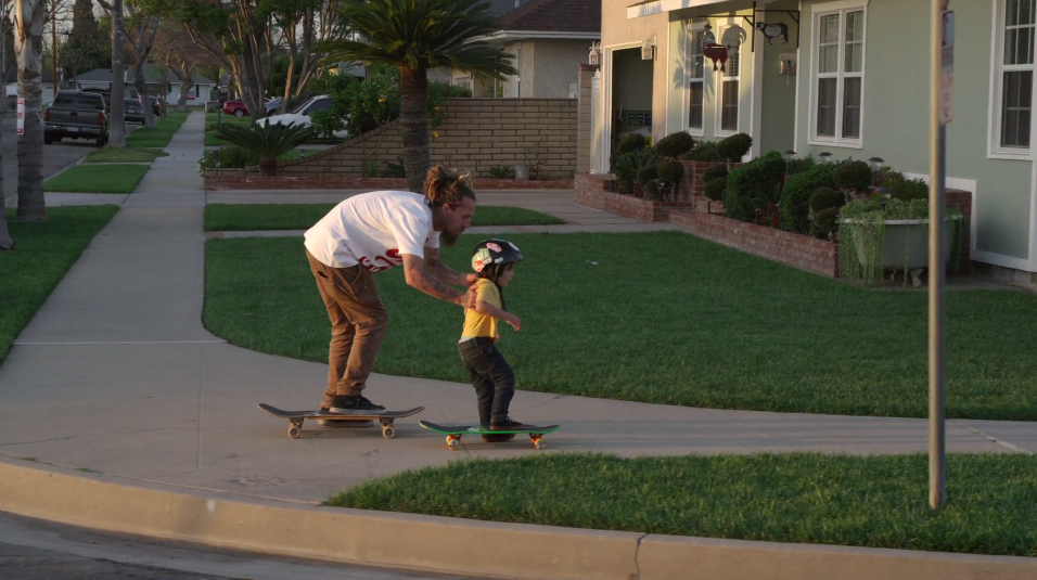 Vimeo's tweet photo. Props to all the pops out there. http://t.co/RcHt05xX7c Keep on pushin'!!! #HappyFathersDay #GoSkateboardingDay http://t.co/Jt1G667QrK