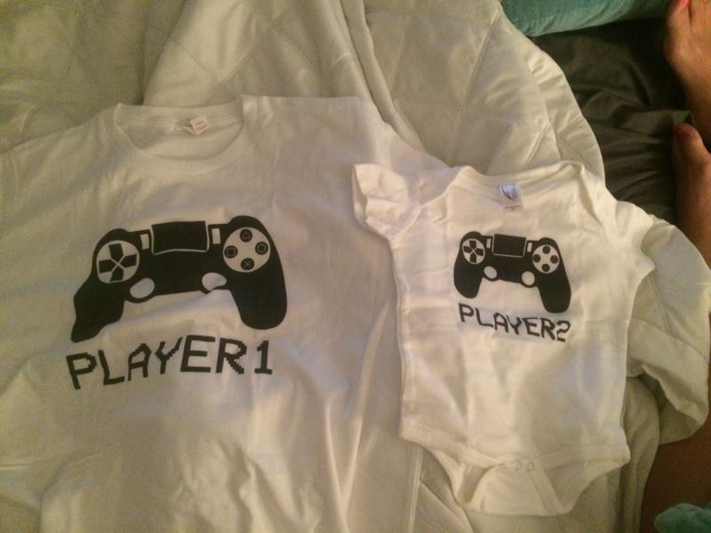 PumpkinKing71's tweet photo. Happy Pre-Father's day to me from the best pregnant wife and little dude in the world http://t.co/FYRC8Trfel