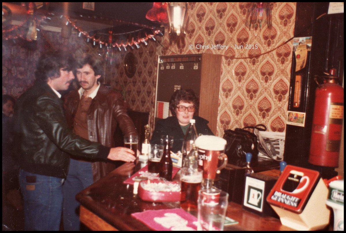 ChrisJeff888's tweet photo. @ShitChester @CAMRACaSC @TheShipVictory  Christmass 1978 in The Ship Victory 2 http://t.co/wT6sZPgro0