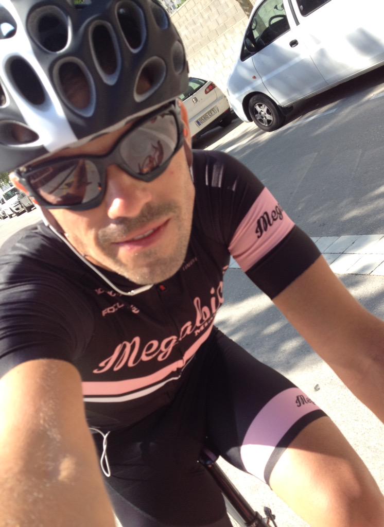 AlexWilier's tweet photo. Se acabo la semana de vacaciones con 530 km y 20 horas de entreno, el domingo campeonato de Catañunya @MasterProTour http://t.co/TaJH98rV8a