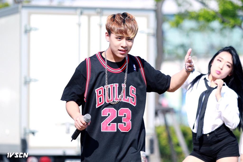 1vscn's tweet photo. 150529 부산항축제 #원보이시스 #E_Stun 원본:http://t.co/1tEOpaIsnv 보고싶다(⁎⁍̴̛ᴗ⁍̴̛⁎) http://t.co/RhvOv4NOr2