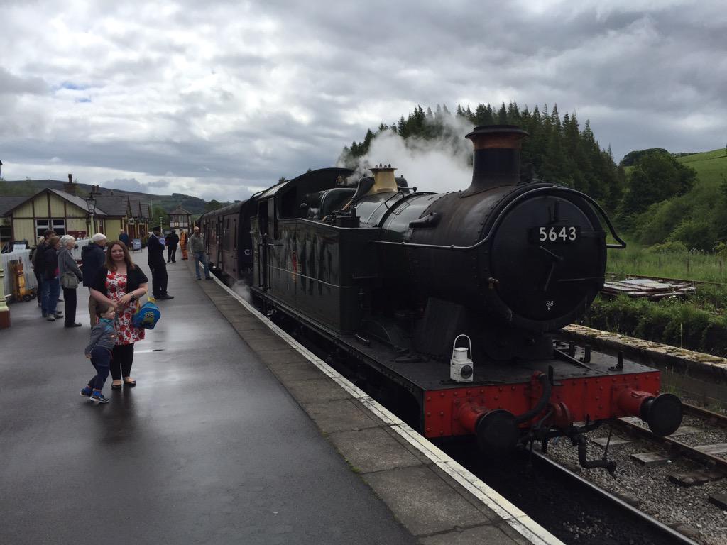 Alex Hornby (@alexhornbyrail) on Twitter photo A nice way to start off Daddy's Day - a little trip on the <a href="/EmbsayR/">Embsay Steam Railway</a> to Bolton Abbey A nice way to start off Daddy's Day - a little trip on the <a href="/EmbsayR/">Embsay Steam Railway</a> to Bolton Abbey