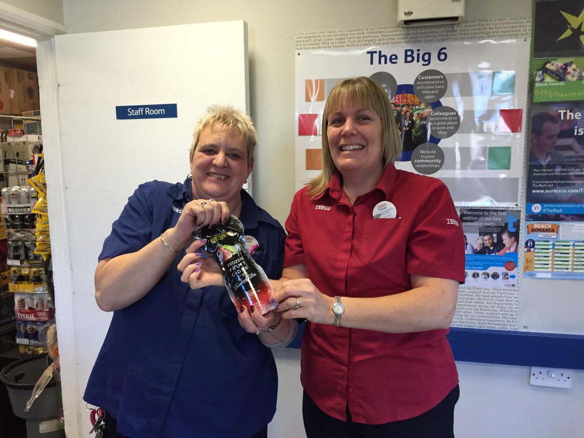 Witneyexpress's tweet photo. Anne being given her prize as a star baker! #TeamWitney @jaylloydie @Doyle123mac http://t.co/qE4aI8hWQz