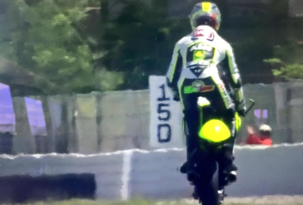 Wow che gara!!!
Bravissimo <a href="/nbulega/">Nicolò Bulega</a> gara in rimonta e gran lotta per il podio! 
#Moto3 gara1 #CEV 3rd 👏🏻👏🏻👏🏻
#JTVR46