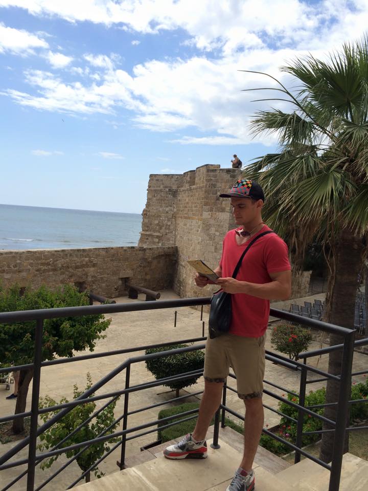 ScottReevesFans's tweet photo. Throwback: Shane in Greece. 💕 http://t.co/jA3s6i8zYA