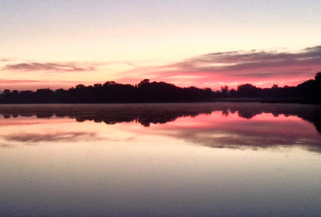 Logan_J_Johnson's tweet photo. Staying up all night was totally worth it for those good times and this awesome sunrise #prime 😊👌🏼 http://t.co/2Wsd2VkHtL