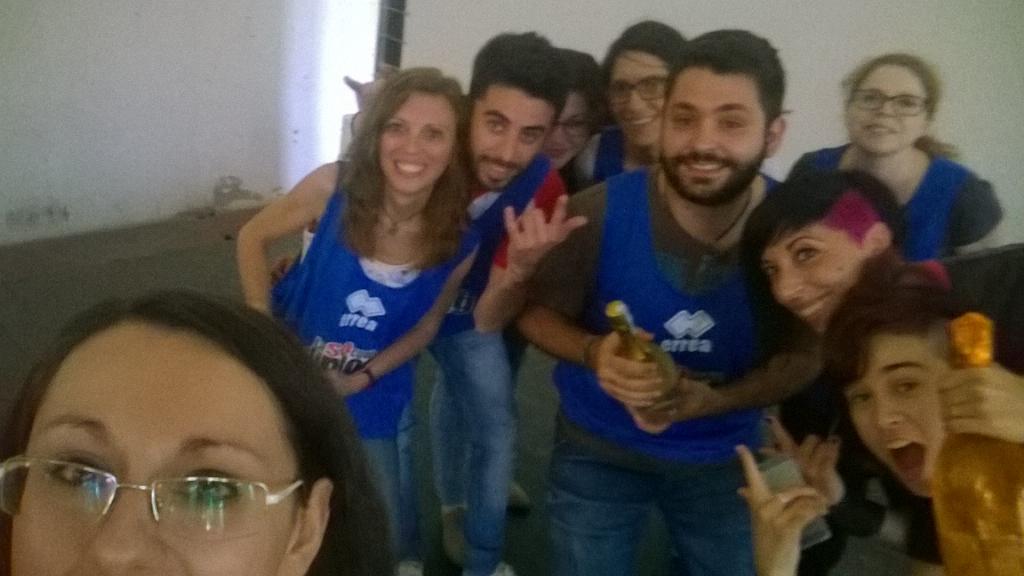 AlicePassini's tweet photo. Siamo noiiiSiamo noiiiI vincitori di battaglia siamo noi!!#sanguenero #BatRo15 http://t.co/MjPqkTELk8