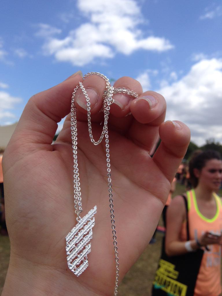 HelenTurner85's tweet photo. AND you get an @agmonroe medal and champers at finish! All race organisers take note #werunlondon #nikewomens10k #fb http://t.co/zxVNQUpmEY