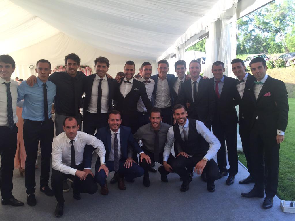 Javi8martinez's tweet photo. Día perfecto ayer en la boda de @llorentefer19 y Maria. Reencuentro con grandes excompañeros y amigos. #Enhorabuena http://t.co/a5eNJdbkG7