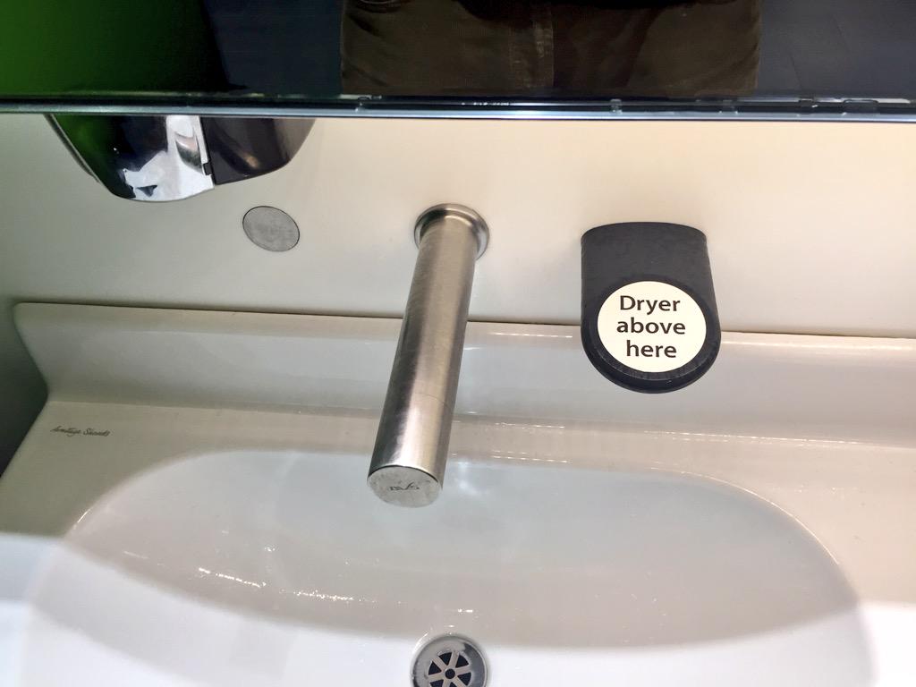 felixdkoch's tweet photo. noticed_67: failed hand dryer #UX cum successful fix #signs http://t.co/xBoKqFDkoM
