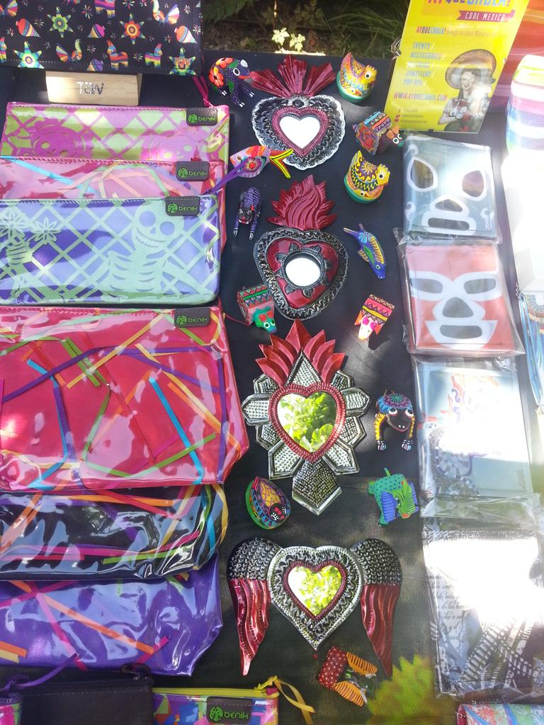 Ayquechulamex's tweet photo. @chefmarcocuervo @LaTienditaUK Sun is out! Mexican fashion is in the house! #calthorpeproject #yuruparidanzas http://t.co/qMWx19Ds9n