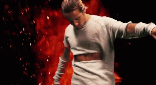 Vidéo : si vous avez raté le clip complètement fou de <a href="/nekfeu/">.</a> pour #MartinEden : lesinrocks.com/2015/06/19/mus…