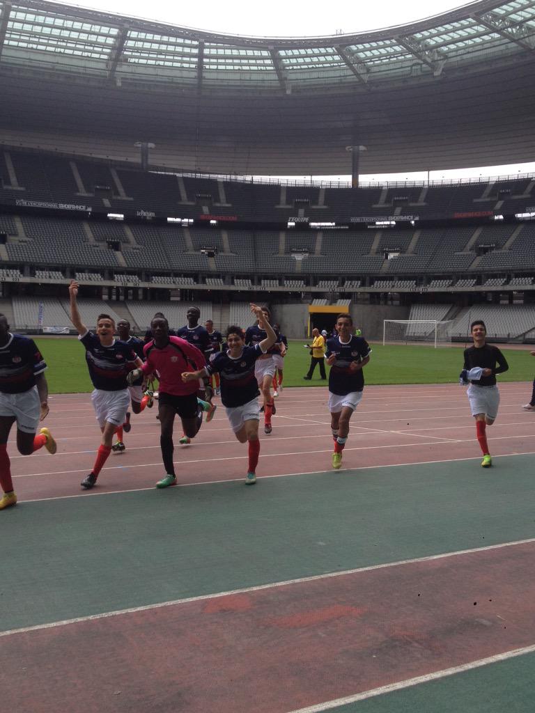 District93foot's tweet photo. Victoire de @AFBobigny au TAB 4-2 contre #fcleslilas au @StadeFrance !!#finales93 @Football_IDF @LeParisien_93 http://t.co/d1HvKty5sn