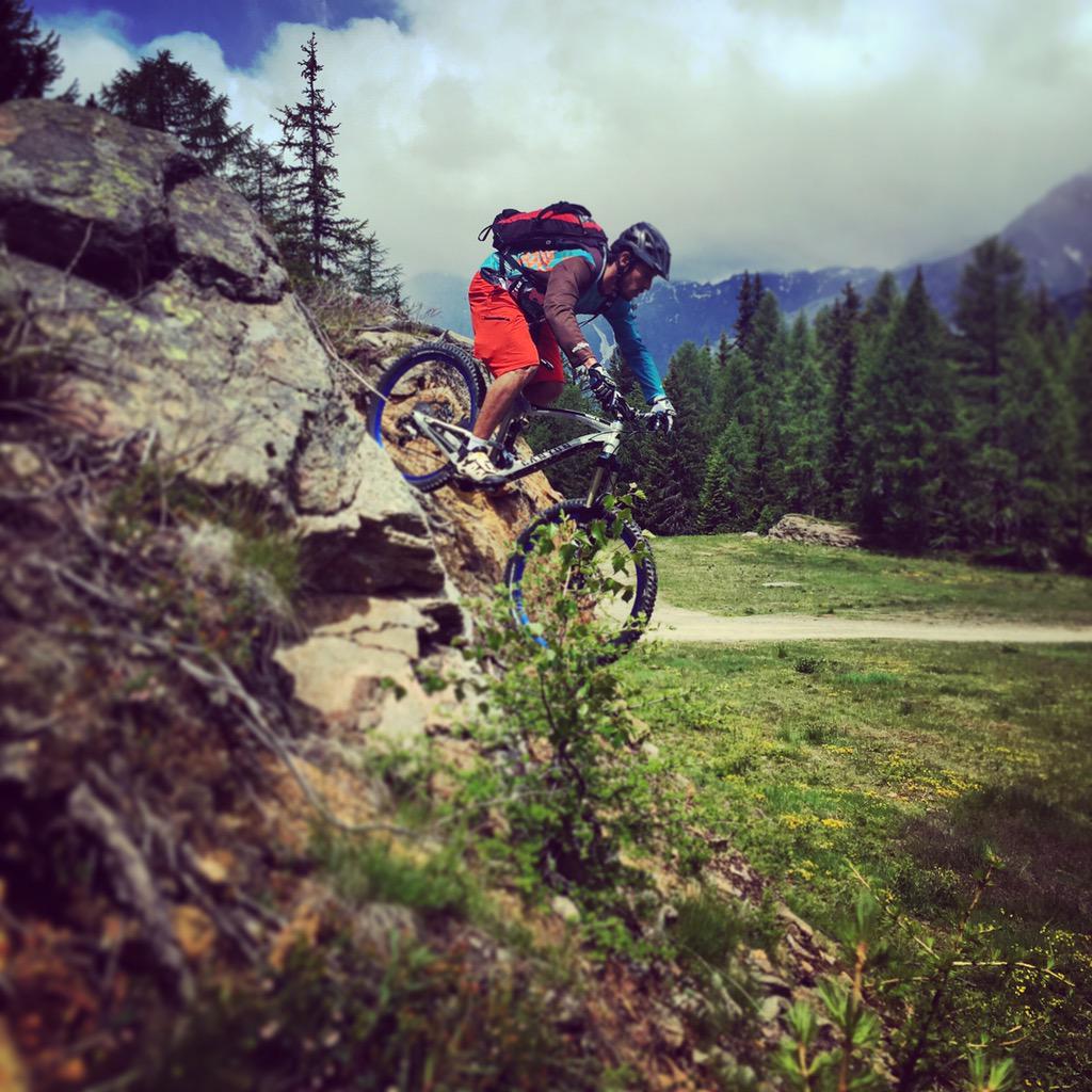 bikebernina's tweet photo. L'open day #bikebernina comincia a farsi interessante!! #newline http://t.co/Ey5SGmgleN