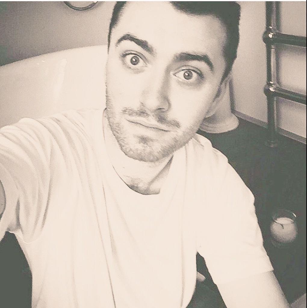 SamSailor_x's tweet photo. #SamForMMVA 💜💕 http://t.co/anknXTCMbJ