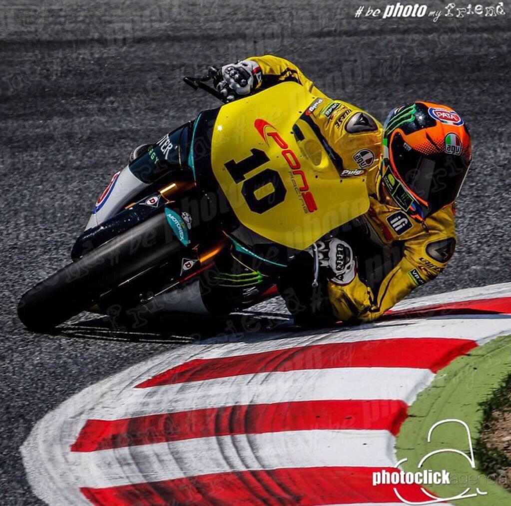 ValeYellow46's tweet photo. Grandissimi complimenti al mio Bro @Luca_Marini_97 per il fantastico secondo posto a Barcellona @VRRidersAcademy http://t.co/tEnROCiOPl