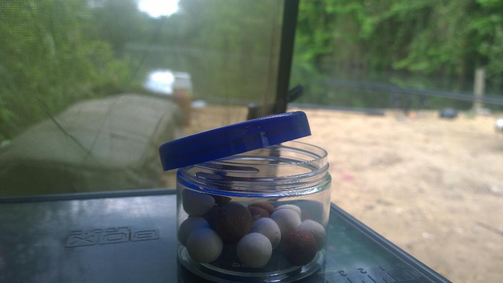 29_Buck's tweet photo. Got 3 nights ahead to test the new bait for the first time @DenhamBaits #KranberryEnzyme #corkballs #getonit http://t.co/LCokuUGRvO