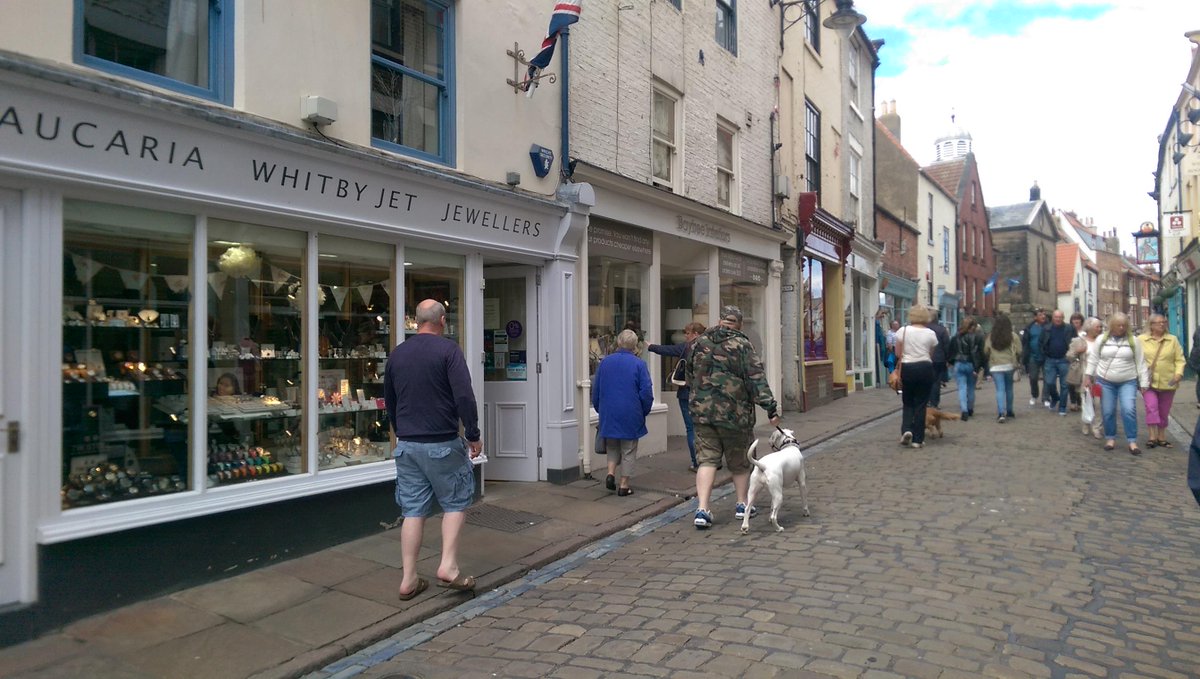 AraucariaJet's tweet photo. Lovely day here in Whitby, and it's NOT raining! Why not bring your Dad for a nice afternoon out beside the seaside? http://t.co/I0Cq8xHHPS